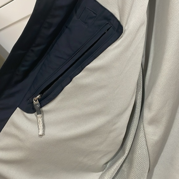 Gap Outwear Rain Jacket - Picture 3 of 8